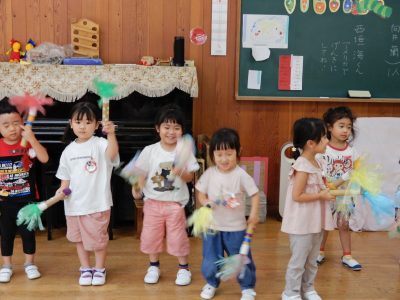 9月18日　年少児「模倣ダンス」もも組「避難訓練・魚釣り」