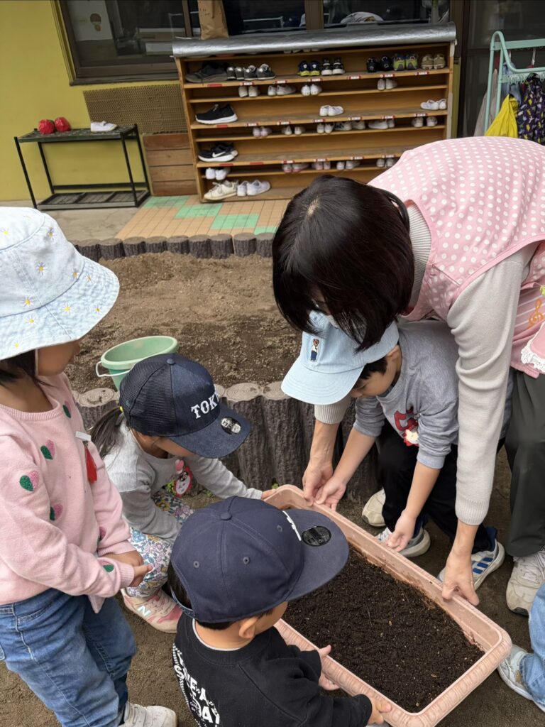 １０月２４日　雨が降ったりやんだり・・・